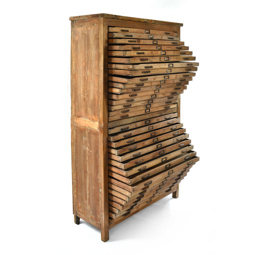 Grand meuble d'imprimeur en bois à 32 tiroirs - Julien Cohen Affaire conclue