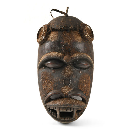 Masque africain artisanal