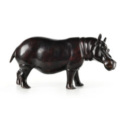 Sculpture en bronze représentant un hippopotame