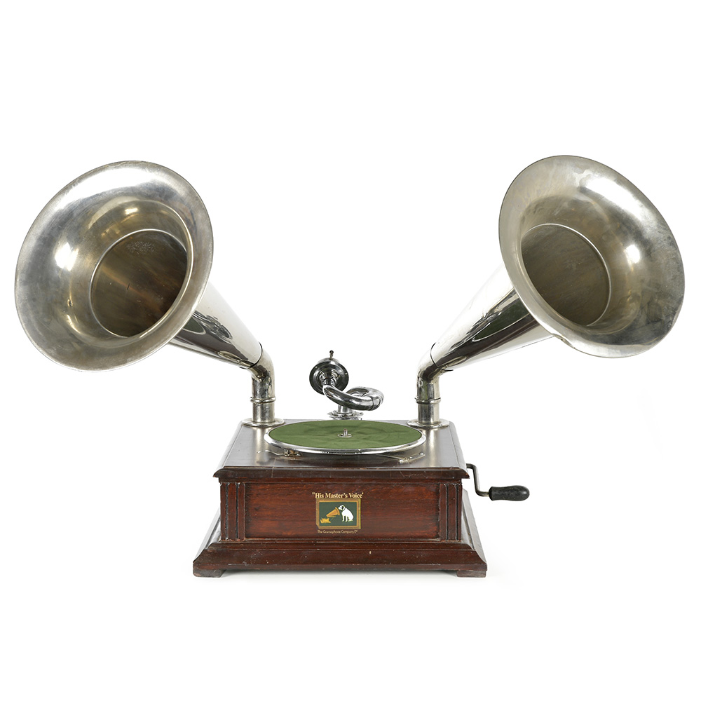 gramophone-his-masters-voice_001